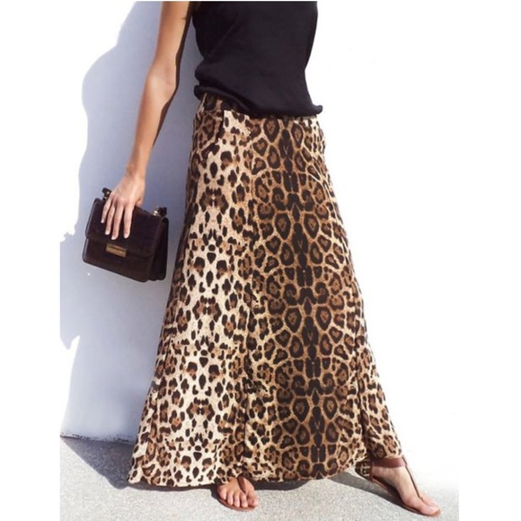 5Besties Dresses & Skirts - 🎁✨Leopard Print Maxi Skirt. Very Soft and Flowy